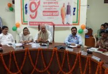 माननीय मंत्री पशुधन एवं दुग्ध विकास राजनैतिक पेंशन विभाग नें निराला प्रेक्षागृह में पहुंच उत्तर प्रदेश सरकार की कल्याणकारी योजनाओं नीतियों कार्यक्रमों विषयक लगाई गयी विकास प्रदर्शनी का उदघाटन किया