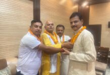 पूर्व पालिका अध्यक्ष ने शासन द्वारा मनोनीत सभासदों को किया सम्मानित