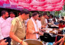 ज्येष्ठ मास के बड़े मंगलवार पर नगर में दर्जनों स्थानों सहित कोतवाली पुलिस ने किया भंडारे का आयोजन
