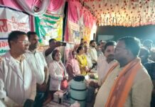 भाजपा सरकार के 12 वर्ष पूरे होने के उपलक्ष्य में माढ़ापुर गाँव में लगी चौपाल विधायक श्री कांत कटियार ने की शिरकत