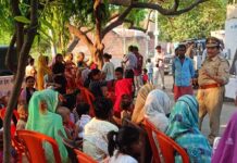 थाना कोतवाली सदर क्षेत्रांतर्गत ग्राम सिंगरोशी में बहू-बेटी सम्मेलन एवं चौपाल कार्यक्रम का आयोजन कर पारिवारिक सौहार्द एवं महिला सम्मान का दिया गया संदेश
